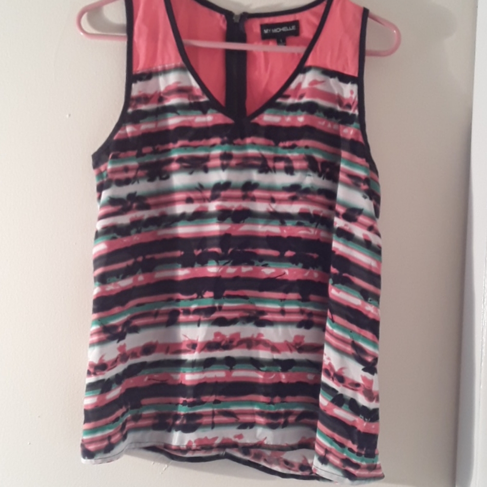 Lady sleeveless top